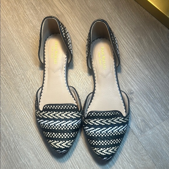 Isaac Mizrahi Black and White Geometric Flats size 6 ❤️‍🔥 - Picture 1 of 4
